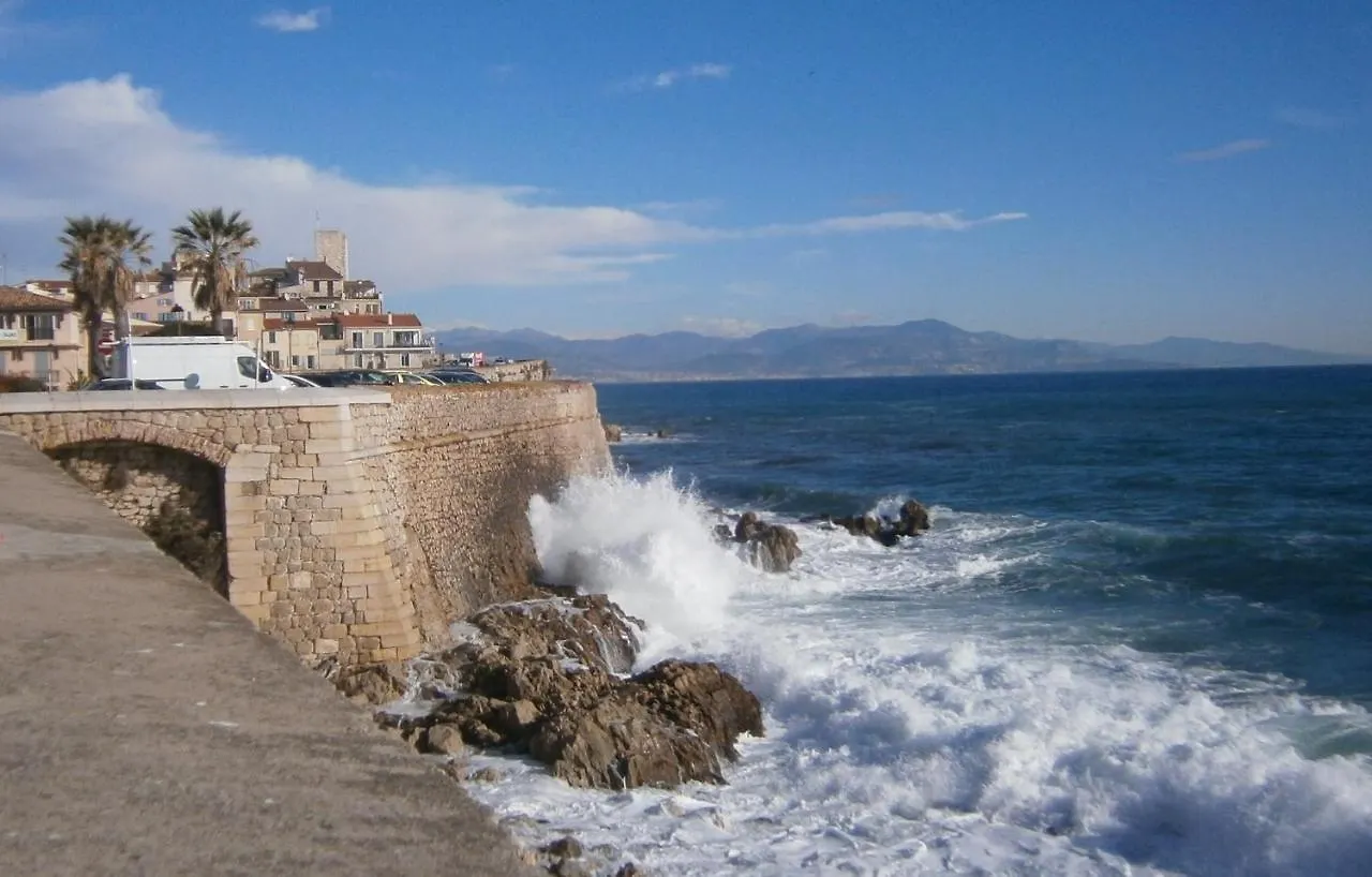Appartement 2 Pieces Coeur Vieil Antibes 0*,
