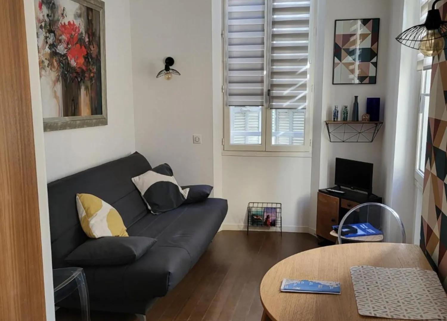 Appartement 2 Pieces Coeur Vieil Antibes contacts